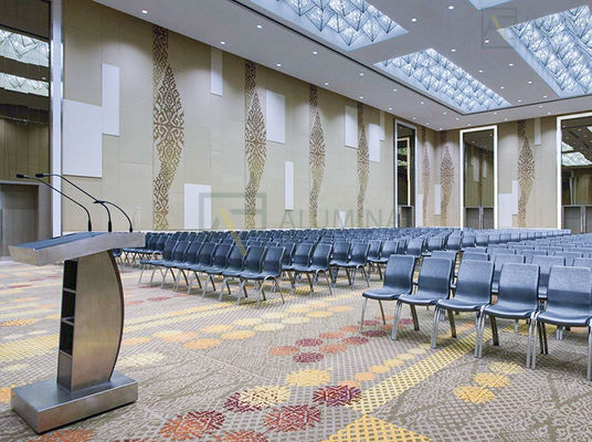 Un bon prix. Cloison amovible murale, paroi mobile avec ossature en tube carré galvanisé, finition placage et panneau MDF magnésium en ligne