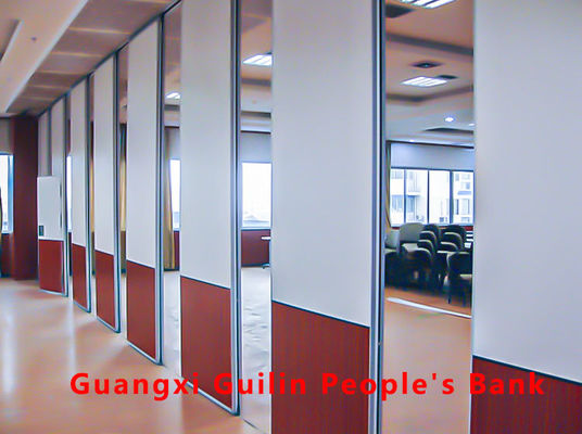 Un bon prix. Customized Operable Partition Wall with Top-Hung Design and High-Quality Materials for Up to 18M Height en ligne