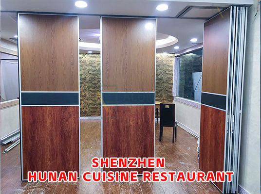 Un bon prix. Restaurant de cuisine du Hunan à Shenzhen : Cloison mobile insonorisée avec indice STC de 42-56dB et épaisseur de 105CM pour une hauteur allant jusqu'à 18M en ligne