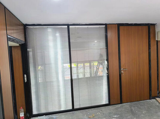 Un bon prix. Customized Acoustic Glass Partition Wall with Stainless Steel 304# Accessories and EPDM Sealant Rubber for Laboratory Settings en ligne