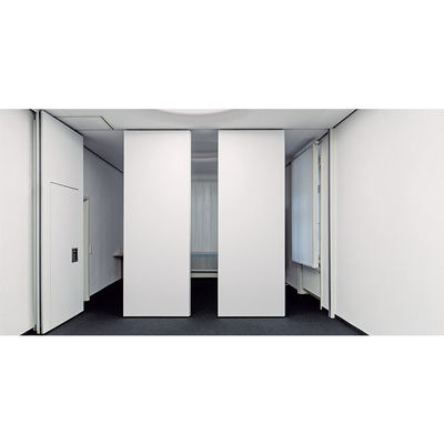 Conçu avec des murs de séparation acoustiques opérationnels pour le bureau