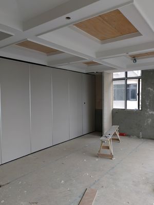 Épaisseur 105 cm MDF Parties de panneau exploitables personnalisées pour salle de réunion