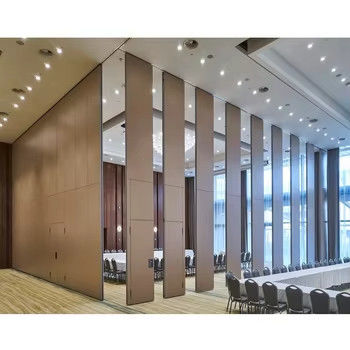 Centre de congrès Murs de cloisonnage opérationnels insonorisés avec finition en tissu doux
