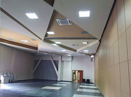 Un bon prix. Portable Soundproof Movable Partition Wall with Dupont POM Rollers and Top and Bottom Jack Lifting en ligne