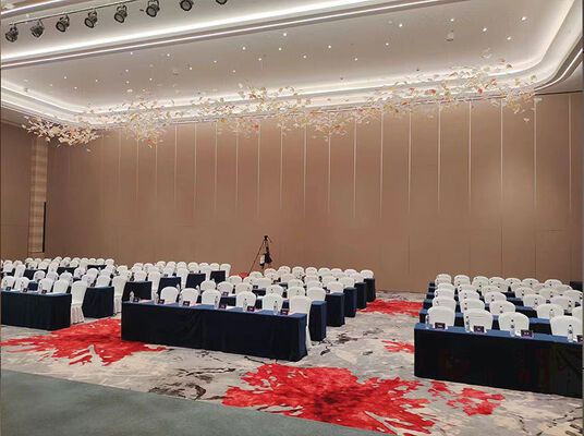 Un bon prix. Partitions de bureaux acoustiques pliables avec cadre en acier Q235 et profils 6061-T6 pour salles d'exposition en ligne